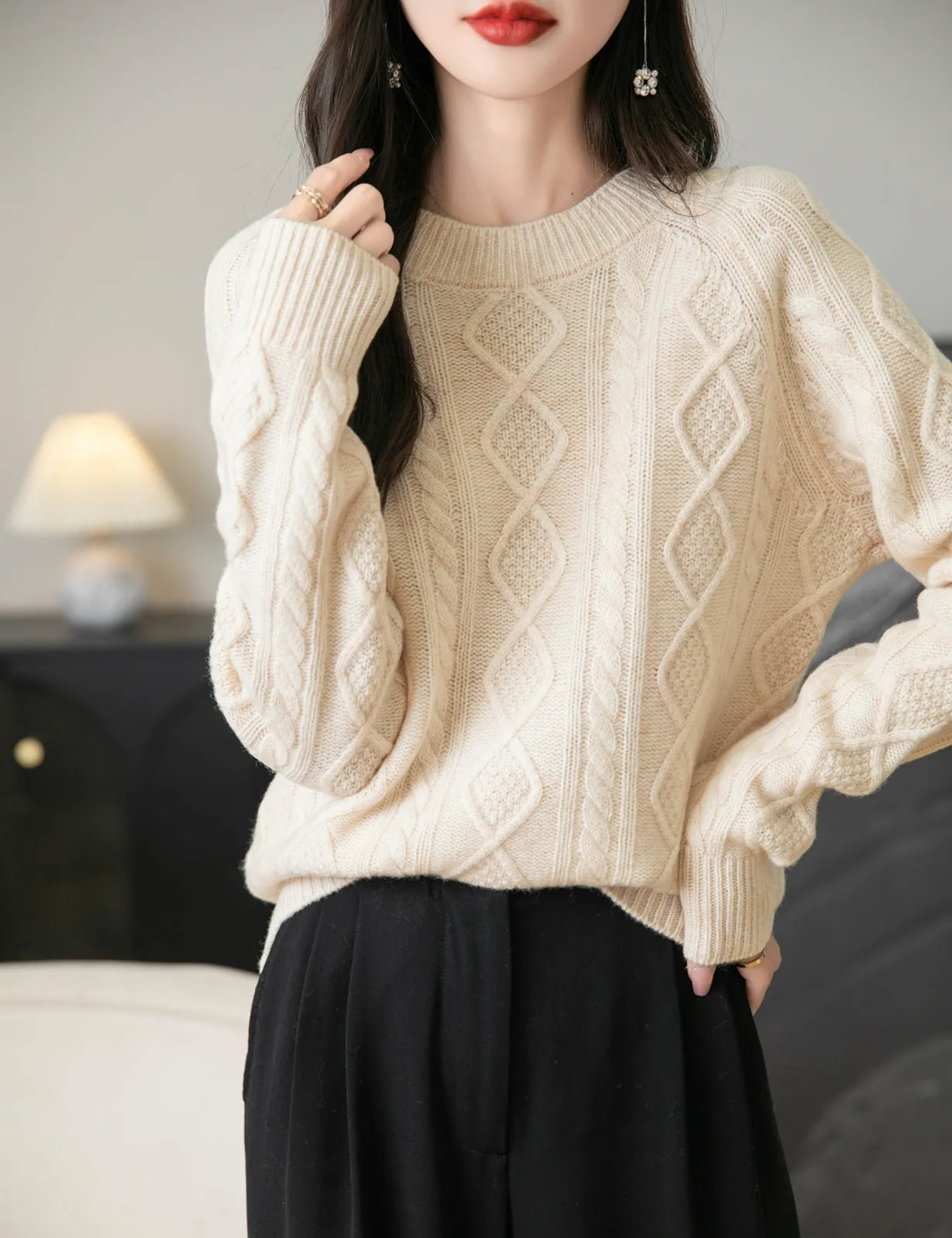 Nancy Woman O Neck Long Sleeve Sweater